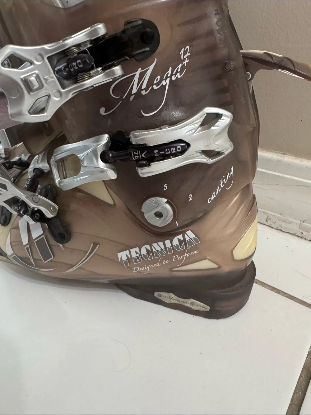 Tecnica Mega 12 Ultrafit Ski Boots High Volume Alpine All Mountain Winter Sports